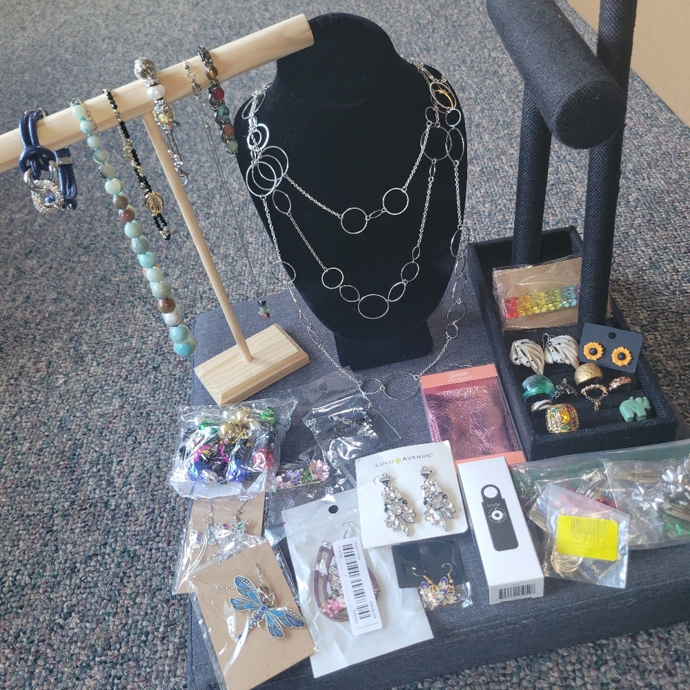Lot Of Jewelery And Things (Blue)